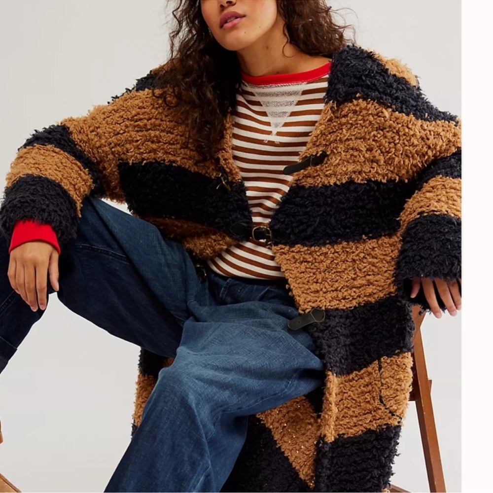 Free People Paddy Cardigan Maxi Fuzzy Buckle Closures Oversize Collar NavyCamel